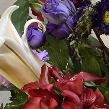 Fiesta - Look at this half alive flowers and half dead ones, - Florists Near Me - Las Cruces, New Mexico