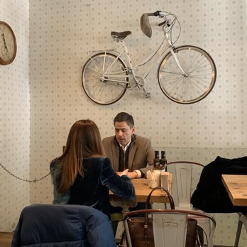 Mamá Framboise - Bike on the wall - Desserts Near Me - Madrid, M