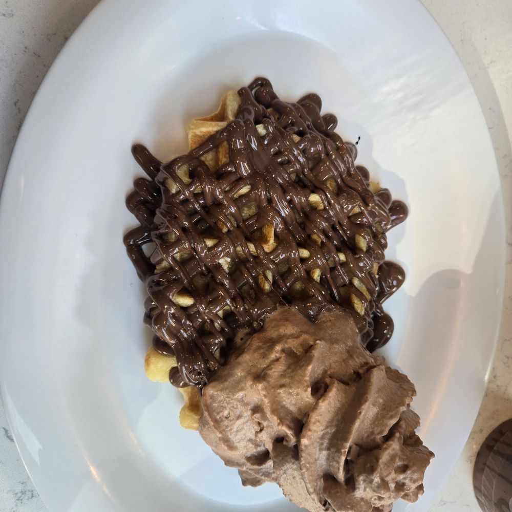 Nutella Cafe - Nutella waffle - Desserts Near Me - Chicago, Illinois Nutella Cafe - Nutella waffle - Desserts Near Me - Chicago, Illinois