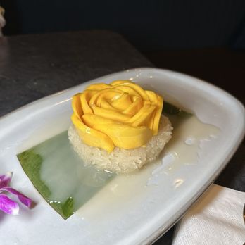 Rua Thai Restaurant - Mango with coconut sticky rice - Thai Near Me - Brooklyn, New York Rua Thai Restaurant - Mango with coconut sticky rice - Thai Near Me - Brooklyn, New York