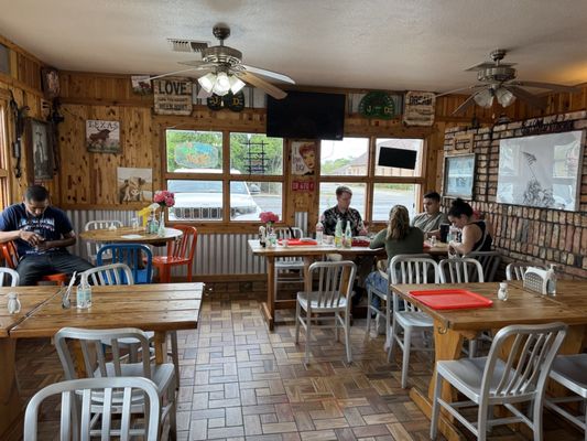 Vera's Backyard Bar-B-Que by null