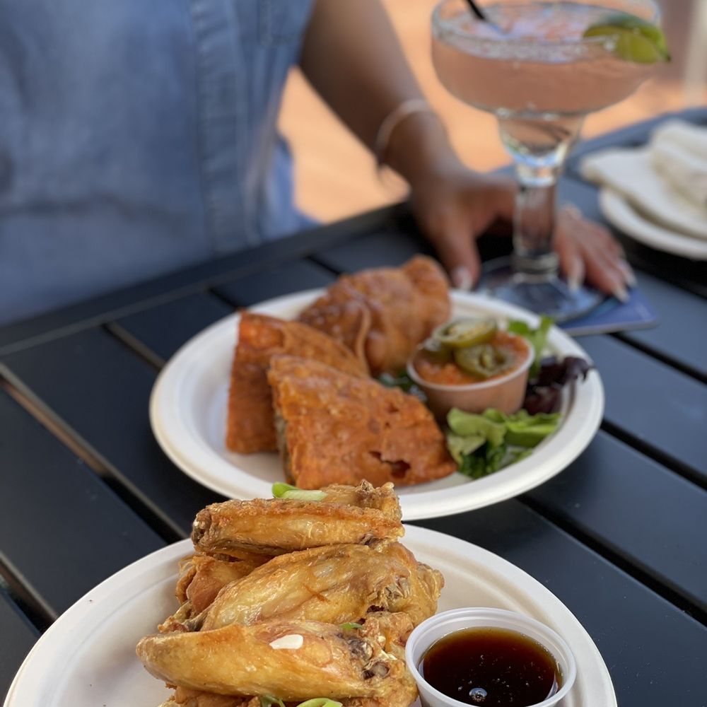 Back to the Boathouse - Good food - Bars Near Me - Dracut, Massachusetts