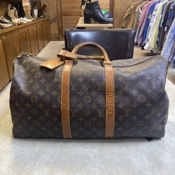 Upscale Retail - Ask for the good stuff! She has goodies for great prices
