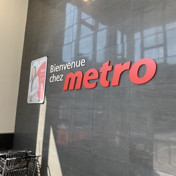 Metro Plus - the entrance to metro metro - Grocery Near Me - Montreal, Quebec
