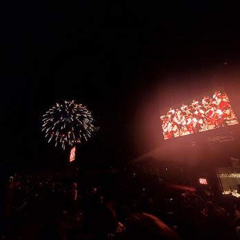San Francisco Symphony - SF Symphony's Fourth of July Fireworks Spectacular at Shoreline Amphitheatre - Performing Arts Near Me - San Francisco, California San Francisco Symphony - SF Symphony's Fourth of July Fireworks Spectacular at Shoreline Amphitheatre - Performing Arts Near Me - San Francisco, California