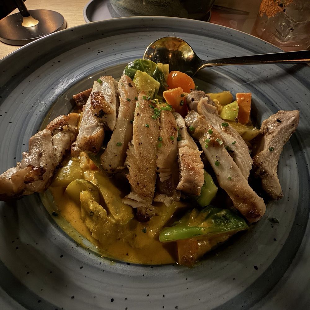 Chicken curry! Chicken curry!