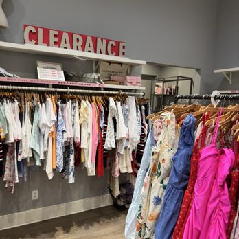 Francesca's - Women's Clothing Near Me - Paramus, New Jersey Francesca's - Women's Clothing Near Me - Paramus, New Jersey