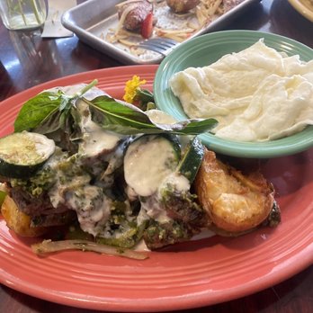 Rosebud's Cafe - Pesto steak hash with a side of egg whites - Breakfast & Brunch Near Me - Jackson, California