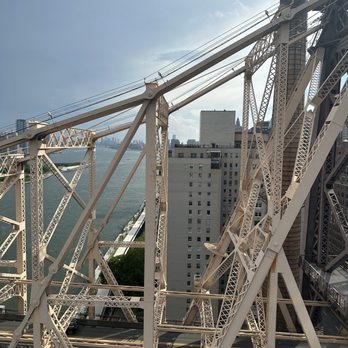 Roosevelt Island Tramway - Public Transportation Near Me - New York, New York Roosevelt Island Tramway - Public Transportation Near Me - New York, New York