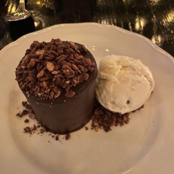 Goodwin’s - Star crunch cake - Cocktail Bars Near Me - Dallas, Texas Goodwin’s - Star crunch cake - Cocktail Bars Near Me - Dallas, Texas