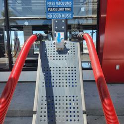 Haven't seen this before. Nice touch with the floor mat wash.