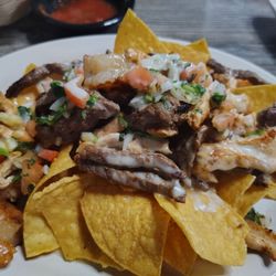 Mi Casa Mexican Cuisine - Nachos Al Carbon (dry, could have used a bit more cheese)