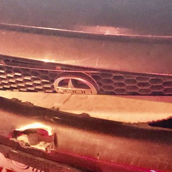 Redline Towing - Bumper damaged during tow service - Towing Near Me - Chicago Ridge, Illinois Redline Towing - Bumper damaged during tow service - Towing Near Me - Chicago Ridge, Illinois