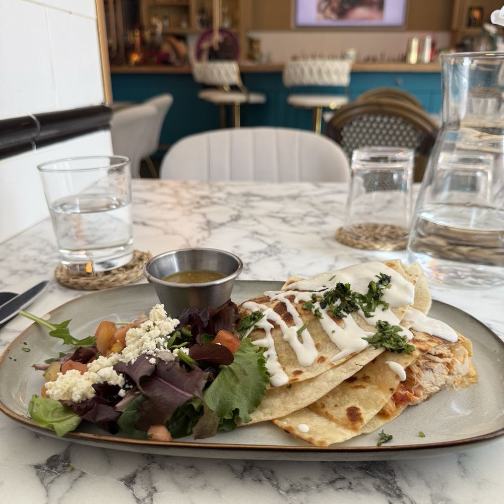 Casa Mezcal - Chicken Tinga Quesadilla - Mexican Near Me - Toronto, Ontario Casa Mezcal - Chicken Tinga Quesadilla - Mexican Near Me - Toronto, Ontario