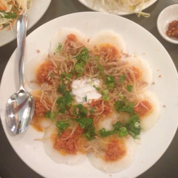 Phnom Penh - Rice cakes with coconut milk in the middle - Cambodian Near Me - Vancouver, British Columbia Phnom Penh - Rice cakes with coconut milk in the middle - Cambodian Near Me - Vancouver, British Columbia
