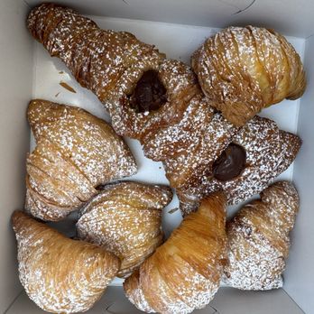 Gran Milan - Sfogliatelle and lobster tail - Pizza Near Me - Richmond, California Gran Milan - Sfogliatelle and lobster tail - Pizza Near Me - Richmond, California