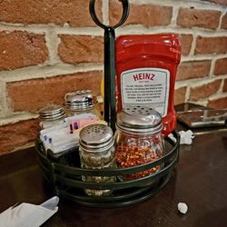 Saratoga Pizzeria & Grill