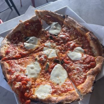 Sapori Di 786 Degrees - Margherita pizza - Pizza Near Me - Pasadena, California Sapori Di 786 Degrees - Margherita pizza - Pizza Near Me - Pasadena, California