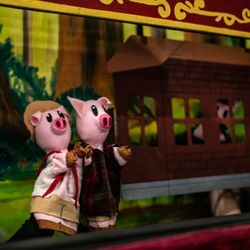 Creventive Puppet Company - The Three Little Pigs - Puppet Show