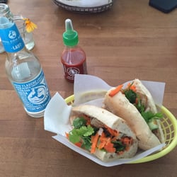 ĂN BÁNH MÌ - Banh Mi mit Meatballs