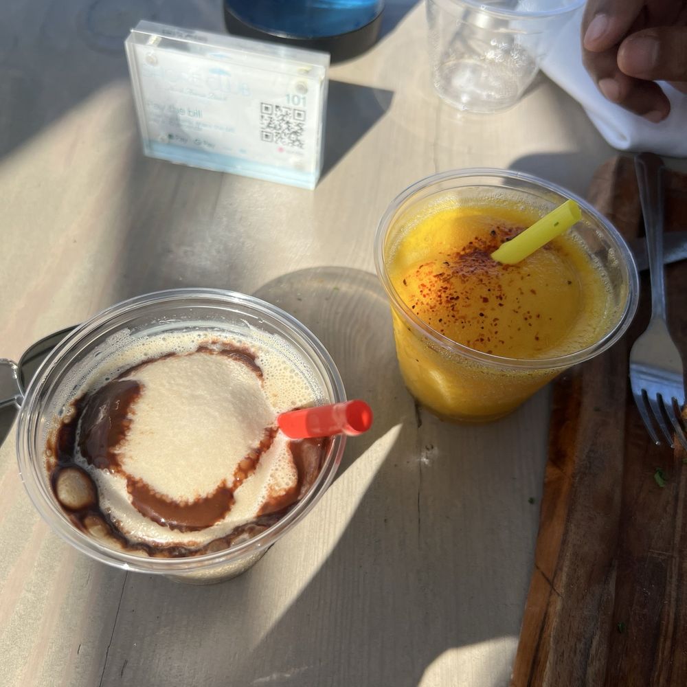 Shore Club Chicago - Espresso martini, mango frozen cocktail - Lounges Near Me - Chicago, Illinois Shore Club Chicago - Espresso martini, mango frozen cocktail - Lounges Near Me - Chicago, Illinois