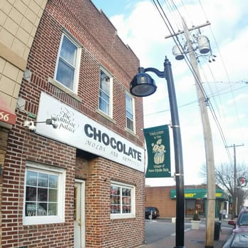 The Sundae Palace - the outside of the chocolate shop - Chocolatiers & Shops Near Me - New Hyde Park, New York The Sundae Palace - the outside of the chocolate shop - Chocolatiers & Shops Near Me - New Hyde Park, New York