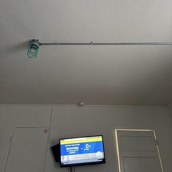 Antelope Lodge - Lopsided tv and odd overhead light. - Hotels Near Me - Alpine, Texas Antelope Lodge - Lopsided tv and odd overhead light. - Hotels Near Me - Alpine, Texas