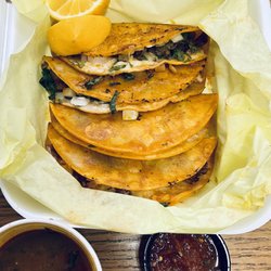 San Ardo Cafe - Birria tacos w/ cheese