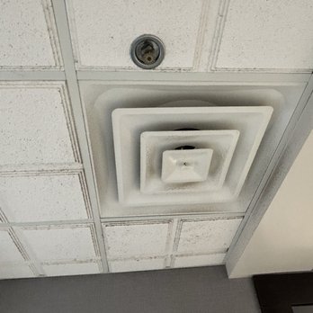 Hampton Inn Kent/Akron Area - Dirty vents over waffle area - Hotels Near Me - Kent, Ohio Hampton Inn Kent/Akron Area - Dirty vents over waffle area - Hotels Near Me - Kent, Ohio