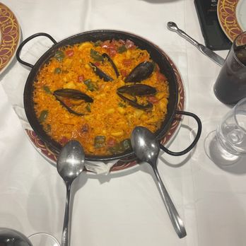 La Parrilla De Galicia - Chicken and seafood paella - Tapas/Small Plates Near Me - Madrid, M