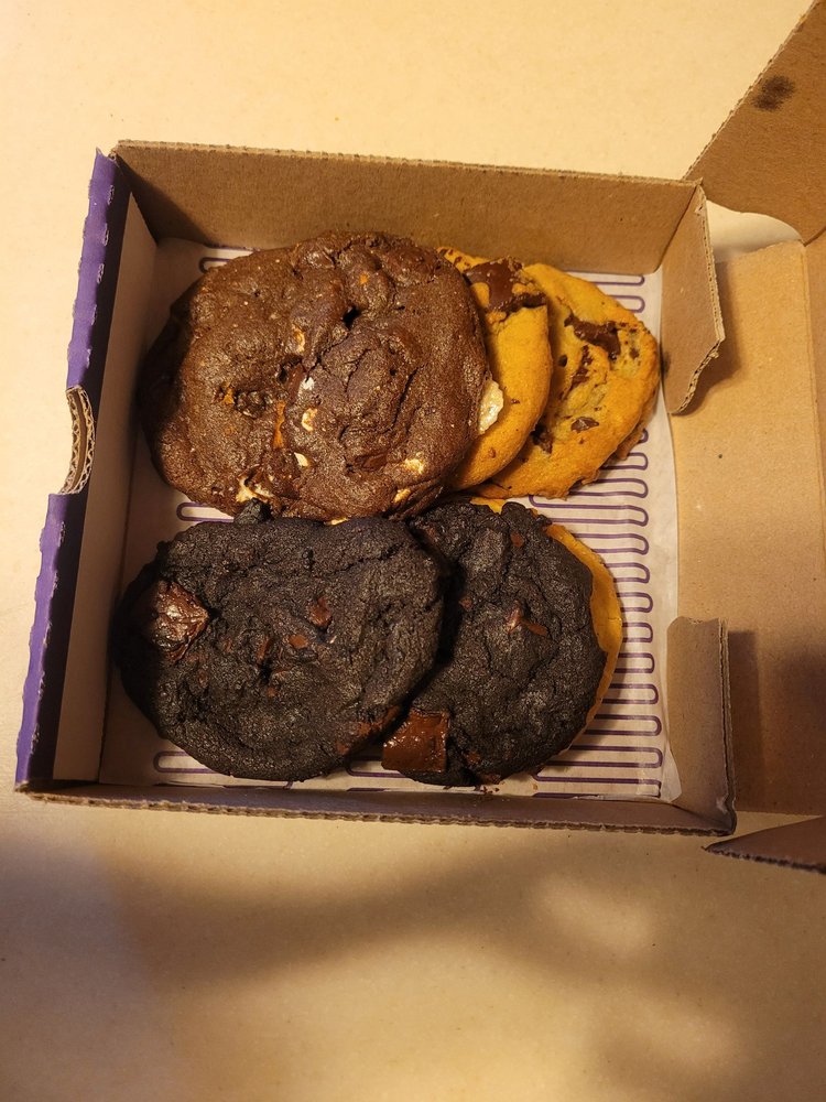 INSOMNIA COOKIES Updated August 2024 15 Photos 349 E Lincoln Hwy