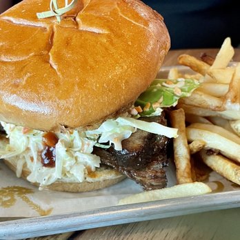44 & King - BBQ Sammich Brisket - Pubs Near Me - Myrtle Beach, South Carolina 44 & King - BBQ Sammich Brisket - Pubs Near Me - Myrtle Beach, South Carolina