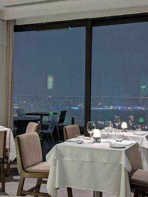Vogue Restaurant & Bar by null