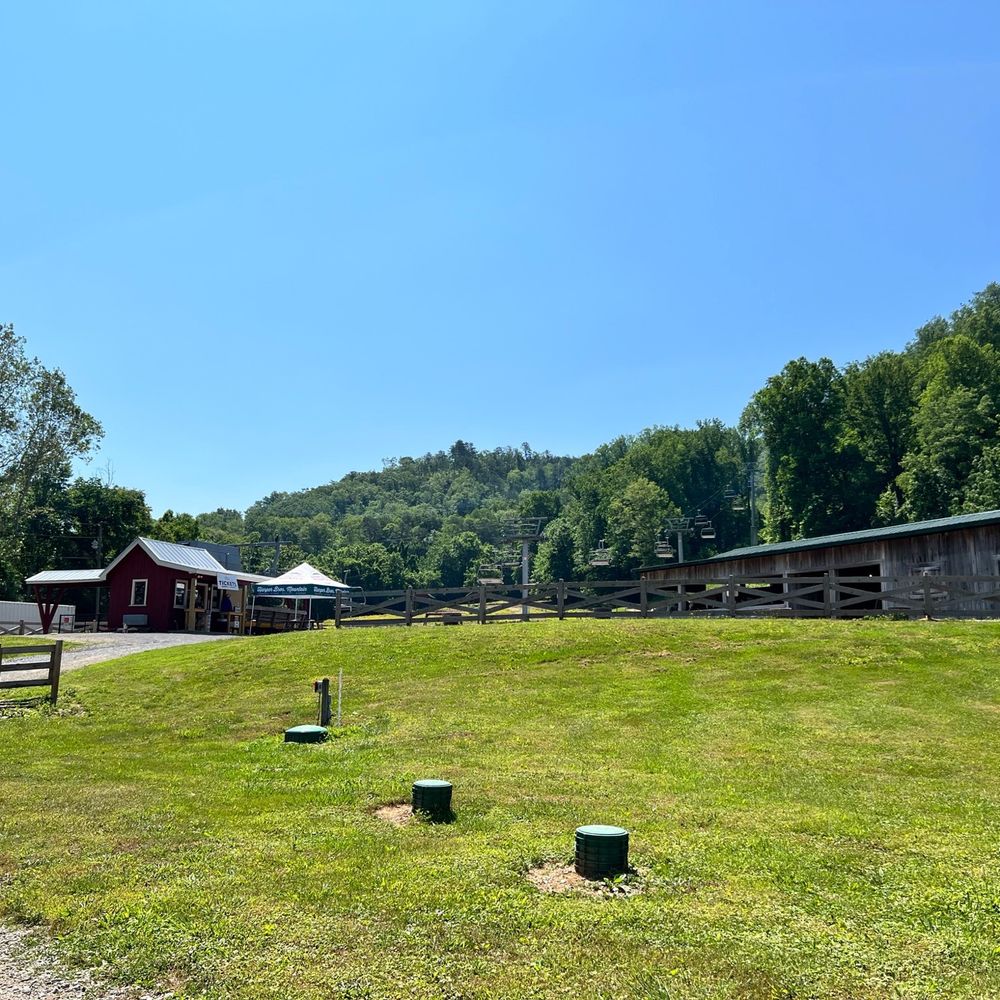 The Hawk Skylift - Walk up to the stables - Horseback Riding Near Me - Sevierville, Tennessee The Hawk Skylift - Walk up to the stables - Horseback Riding Near Me - Sevierville, Tennessee