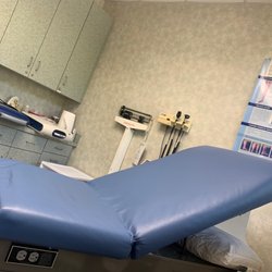 Cross County Cardiology - Exam room