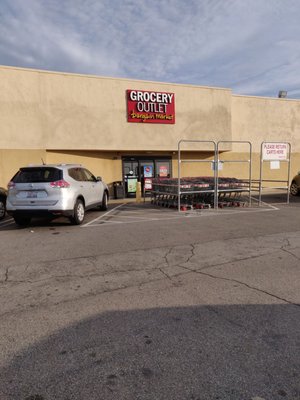 Grocery Outlet by null