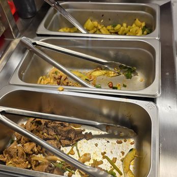 Luke's - Interior - Noodles Near Me - Beaverton, Oregon