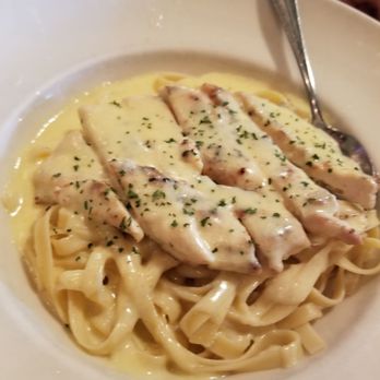 Angelini's Italian Restaurant - Fettuccini alfredo with chicken- berry cheesey. - Italian Near Me - Turlock, California