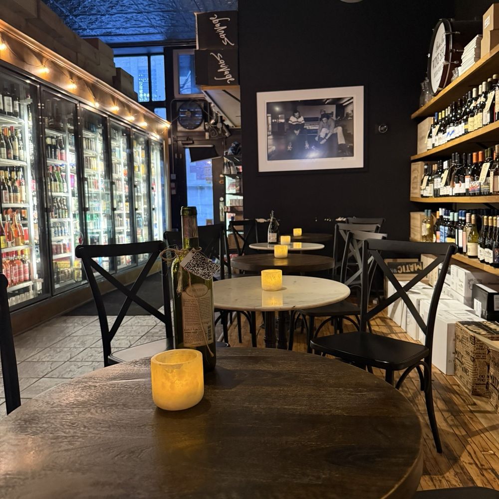 Printers Row Wine Shop - Cozy spot - Beer, Wine & Spirits Near Me - Chicago, Illinois Printers Row Wine Shop - Cozy spot - Beer, Wine & Spirits Near Me - Chicago, Illinois