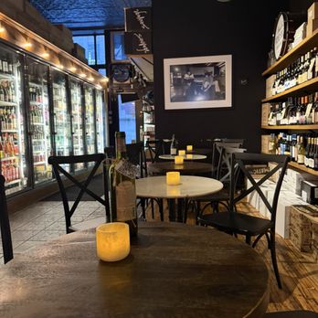 Printers Row Wine Shop - Cozy spot - Beer, Wine & Spirits Near Me - Chicago, Illinois Printers Row Wine Shop - Cozy spot - Beer, Wine & Spirits Near Me - Chicago, Illinois