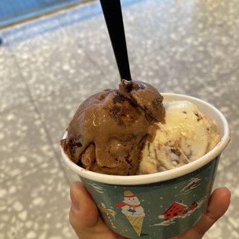 Salt & Straw - Split Scoop with Chocolate Gooey Brownie and Salted, Malted, Chocolate Chip Cookie dough - Ice Cream & Frozen Yogurt Near Me - Manhattan Beach, California Salt & Straw - Split Scoop with Chocolate Gooey Brownie and Salted, Malted, Chocolate Chip Cookie dough - Ice Cream & Frozen Yogurt Near Me - Manhattan Beach, California