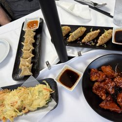 Mini Momo - Veggie tempura, mandu (dumpling), crabrangoon, korean fried chicken