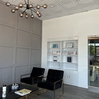 Moon Lash in South Gate - Lobby - Eyelash Service Near Me - South Gate, California