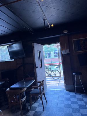 Bar Courcelle by null