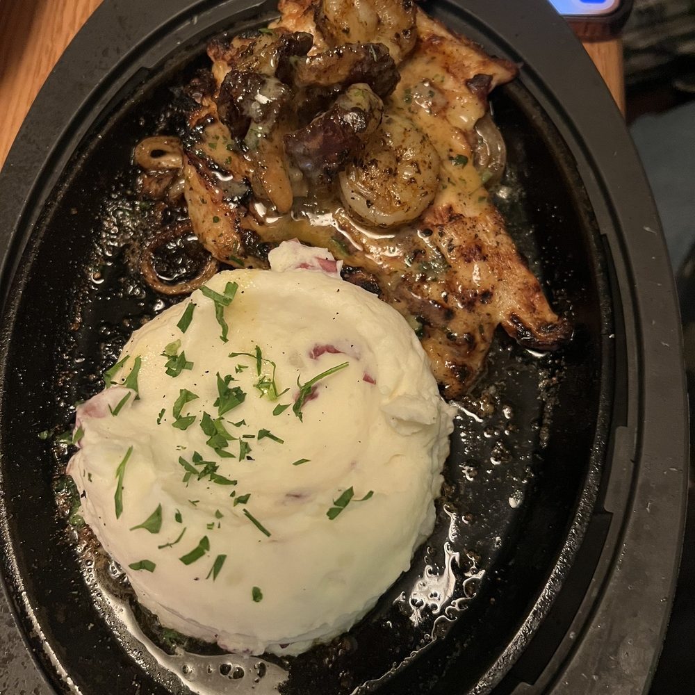 Applebee's Grill + Bar - Sports Bars Near Me - Red Bluff, California Applebee's Grill + Bar - Sports Bars Near Me - Red Bluff, California