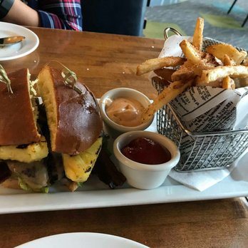 Citrus Fresh Grill - Diablo burger with Cajun fries - New American Near Me - Aliso Viejo, California Citrus Fresh Grill - Diablo burger with Cajun fries - New American Near Me - Aliso Viejo, California