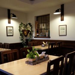 Wirtshaus zur Linde - Saubere Tische und viele gemütliche Ecken und Nischen.