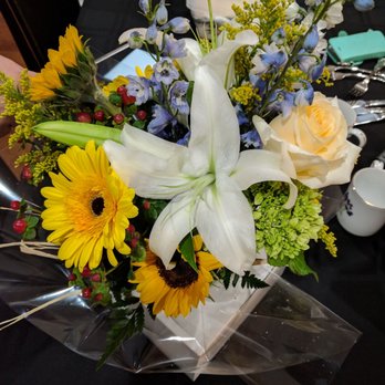 Joseph's Florist - A beautiful arrangement made in a few minutes by Denise. Our friend loved it. - Florists Near Me - Cy, New Jersey