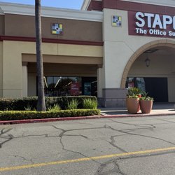 Staples - Location