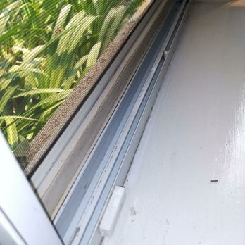 We Clean N Screen - Window track cleaning - Window Washing Near Me